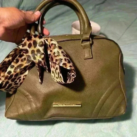 Steve Madden olive green crossbody purse - Picture 2 of 11